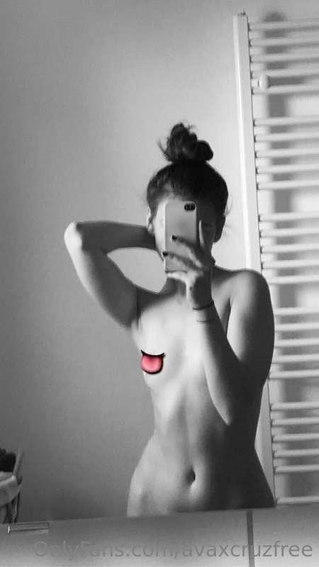 wanna see it without the emoji😛 text me😘