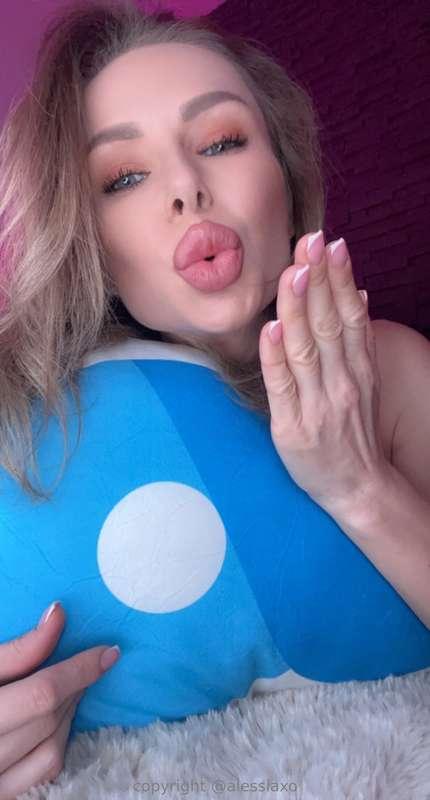 DM me & let's chat!... 🥰