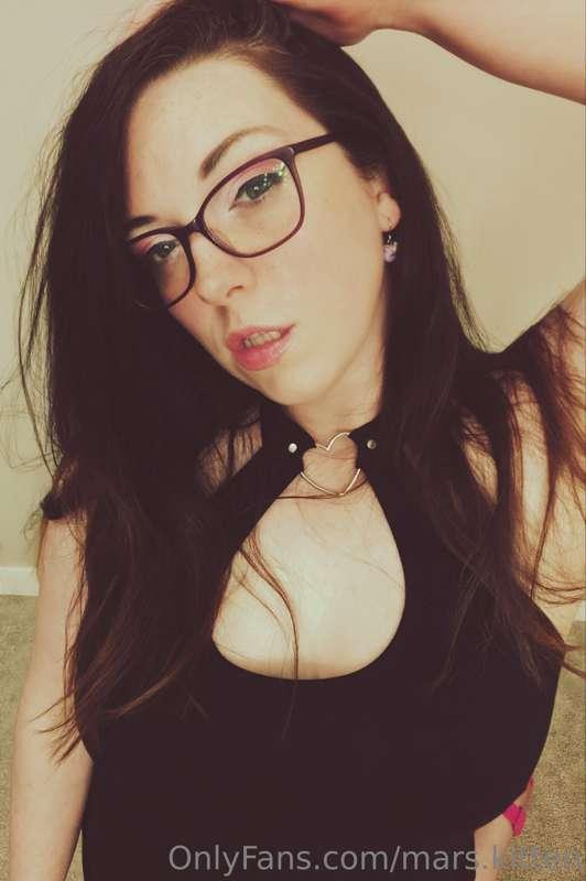 New mini dress and boy is a bit short.... 😉
The full shoot i..