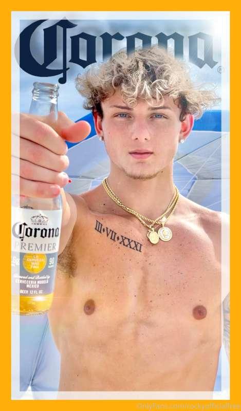 Text me 4243444233 and other @RaxClub models and enjoy this ..