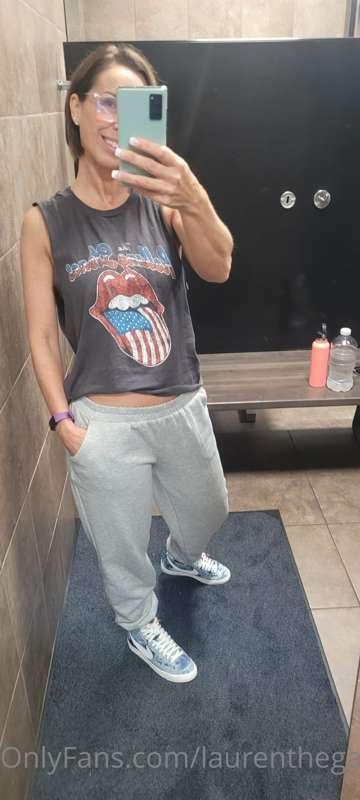 Gym outfit today 💪 🤗

ps... I have a new vibrating toy I'm u..