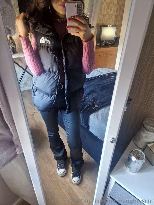 Clothes on for a change 🤷‍♀️😉🤣