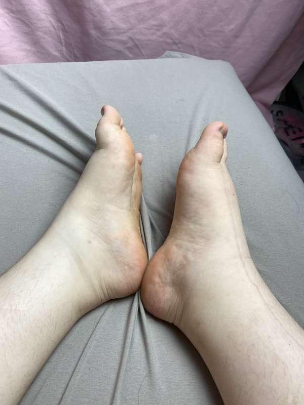 Wanna lick those soles?