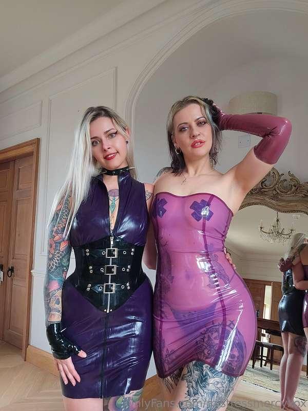 Me and @purple_muffinz met at the latex manor and took some ..