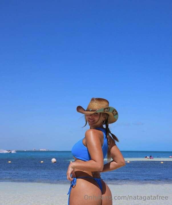 looking for a lucky cowboy to show off my cowgirl skills… co..