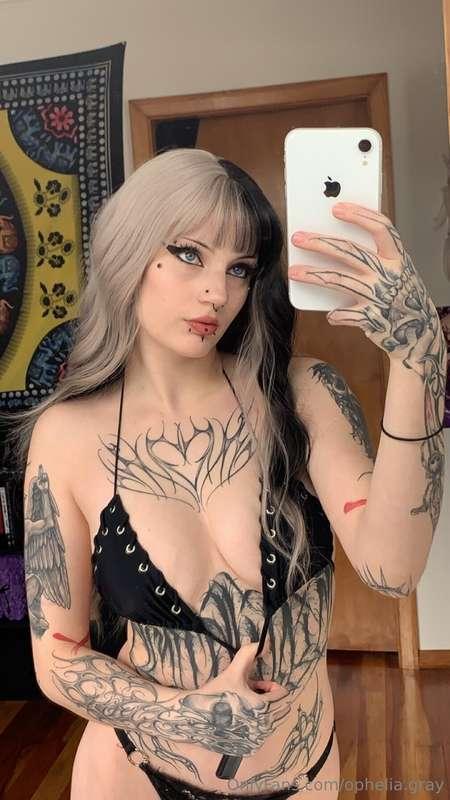 Treat me like your good little slut ;)