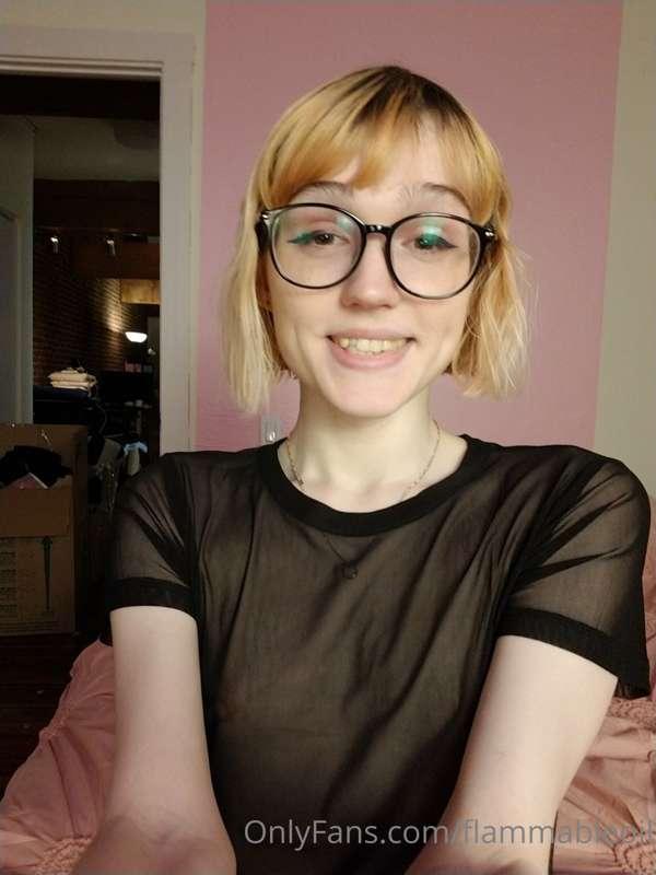 May your coffee be strong and your Monday productive. (✦ ‿ ✦..