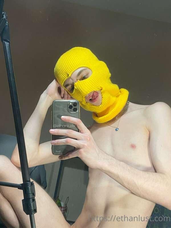 Throwback 😋 if you know you know 💛