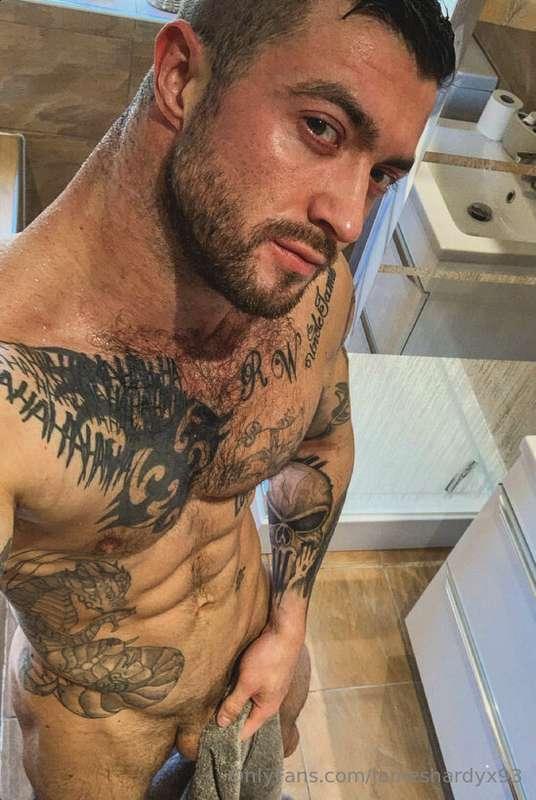 Post workout shower checks for you 😈