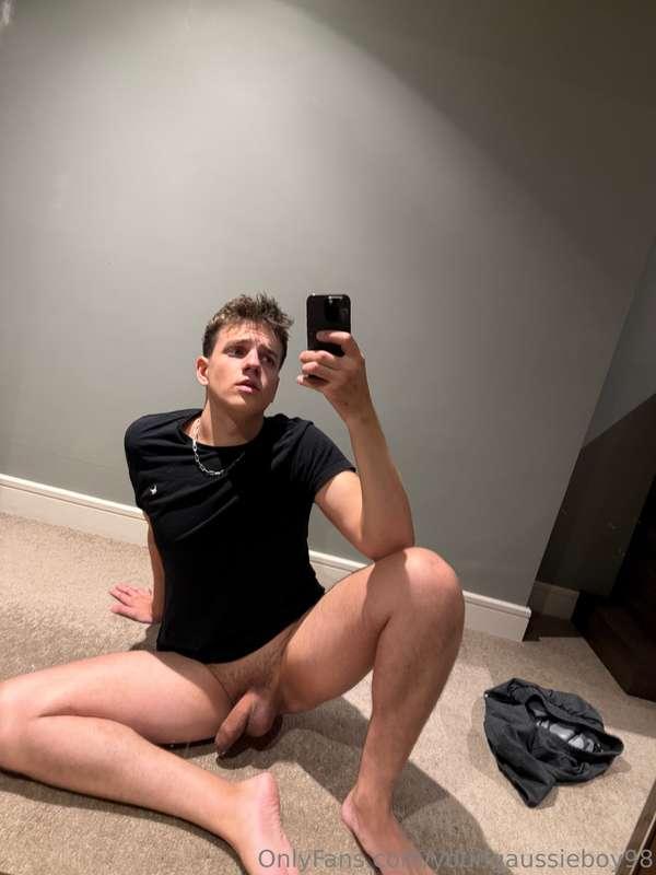 chillin hehe 