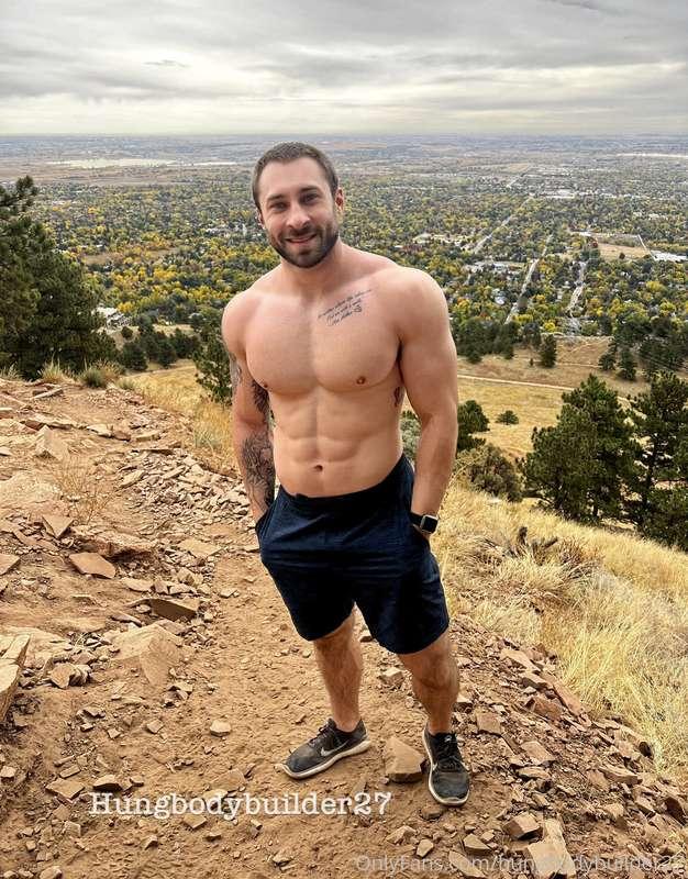 Enjoyed these beautiful views on my hike today 💪🏼 Which is y..
