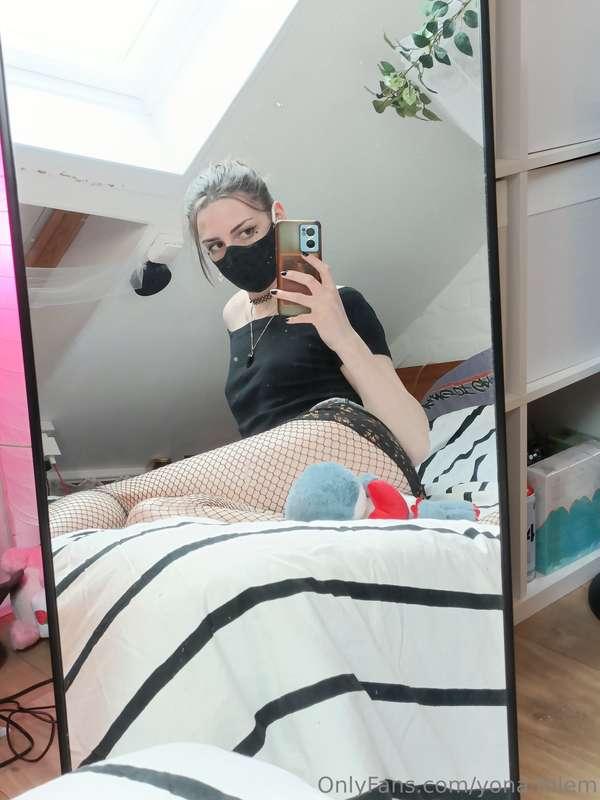 Did you know fishnets get less holes when they rip? Speaking..