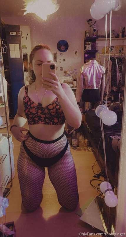 posting the last pic i have in this outfit because i love th..