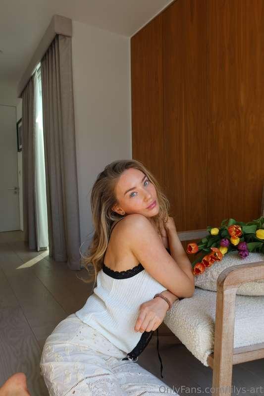 Photoshoot from this day if you want to see what the full ou..