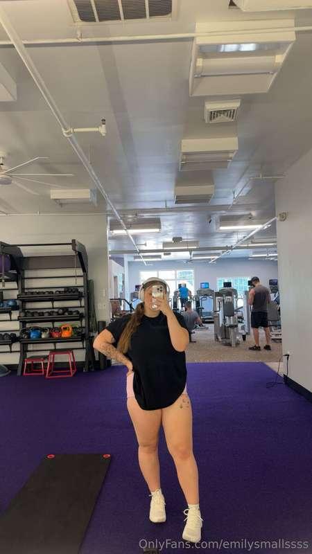 leg day never looked this good 🍑