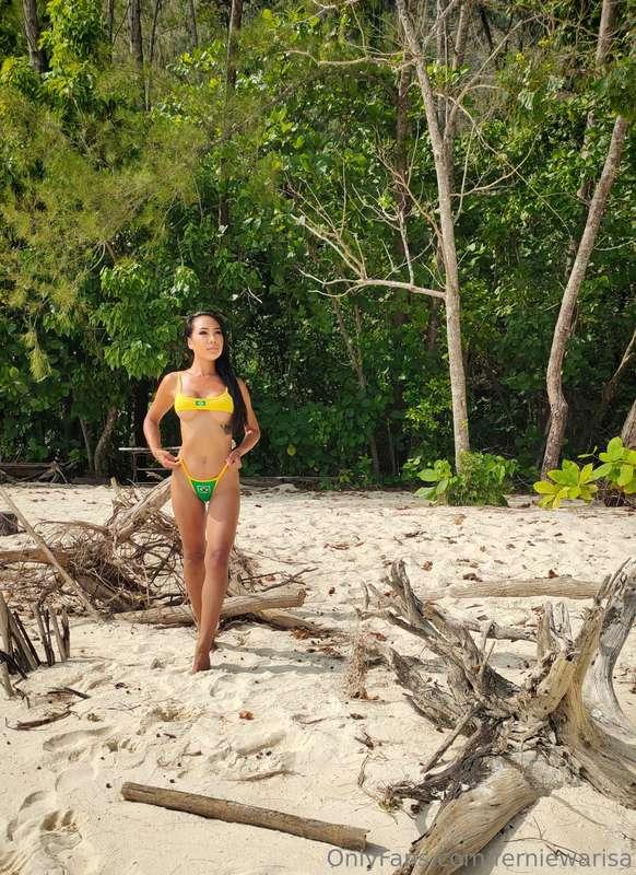 Front or back is better view 🇧🇷🍑😉