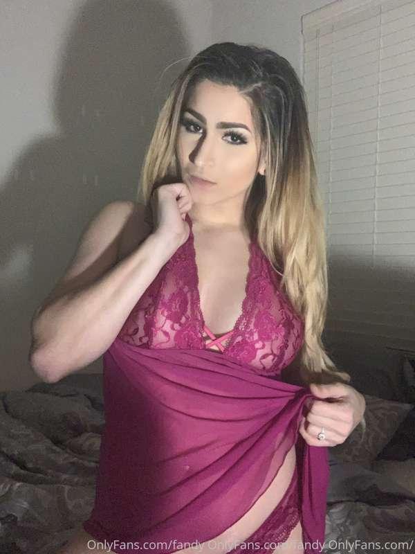 Who wants a peek 👀 


Paypal.me/fandykeepo
