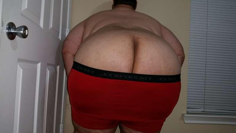 Just a few vintage pics of my big ass and belly.