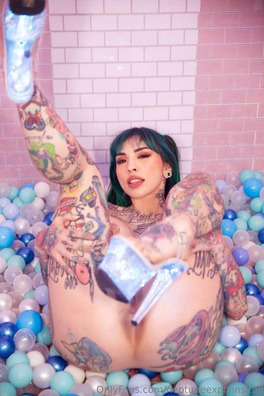 Do you love spread shots 😈😈