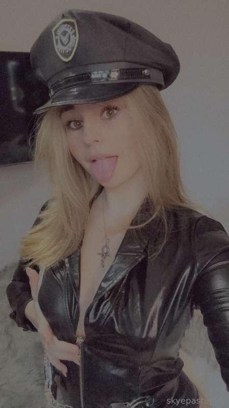 FRIDAY THONG SONG PPV IN POLICE OUTFIT 😘 🚨I hope you’ve been..
