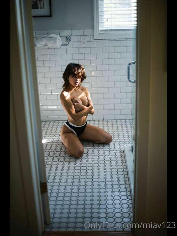 do you like me on my knees for you?