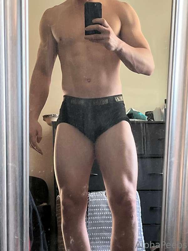 Quads killed🥴

Anyone interested in ass content?🥵