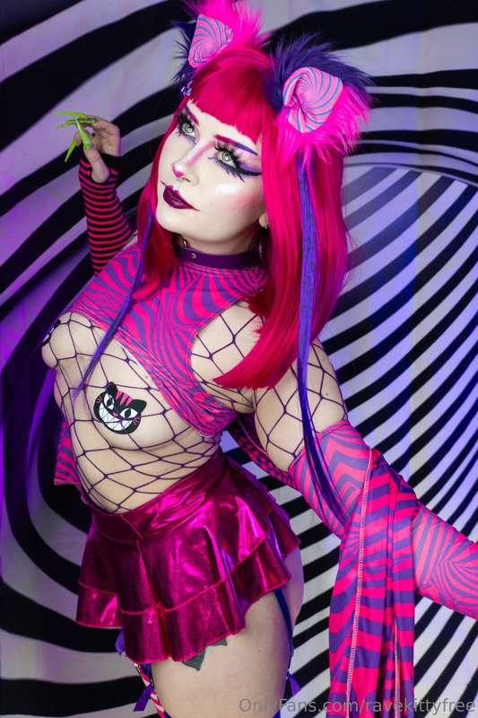 Don’t be a loser .. go subscribe to my main @ravekitty for r..