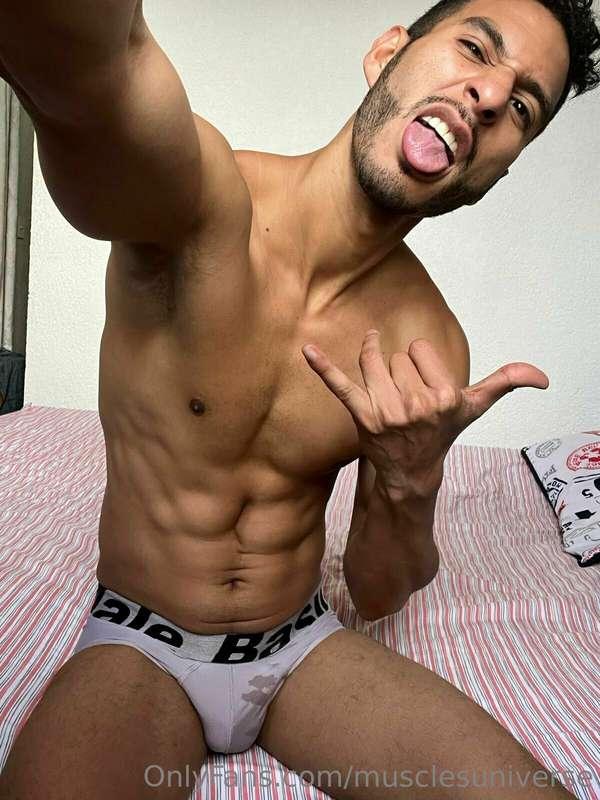 Venezuelan fitness boy @akimencam naked 😈😈