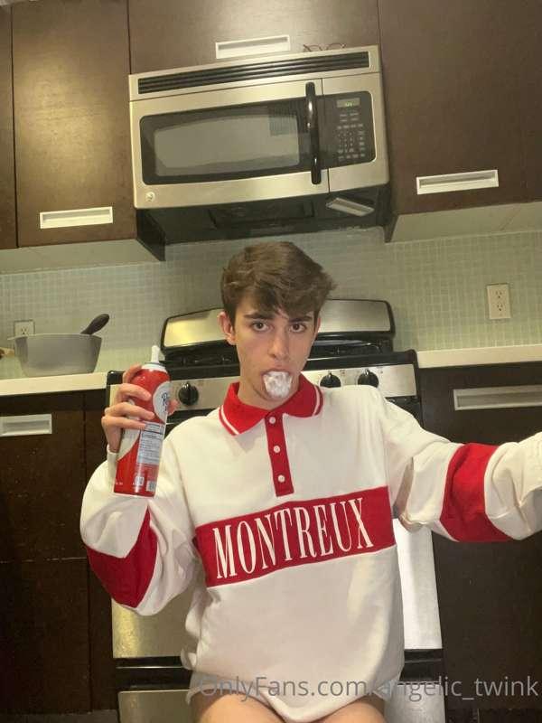 Baking got messy so I had to take off all my clothes. The ca..