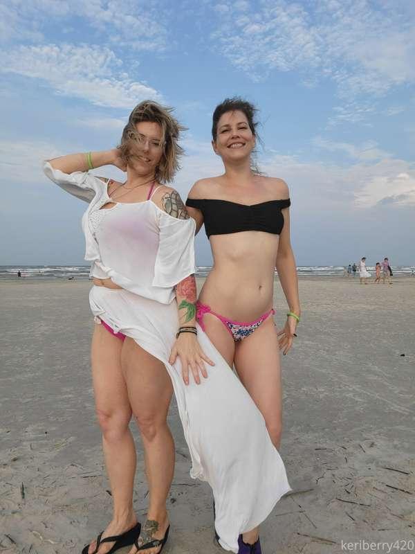 Had an amazing time at the beach with Syrah! 💋💋💋 Content pac..