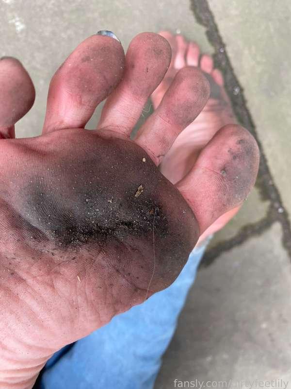 dirtyfeetlily image #2
