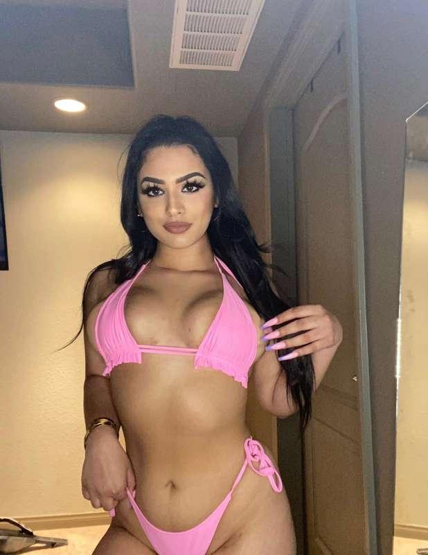 What do you think of the pink? 💕👅