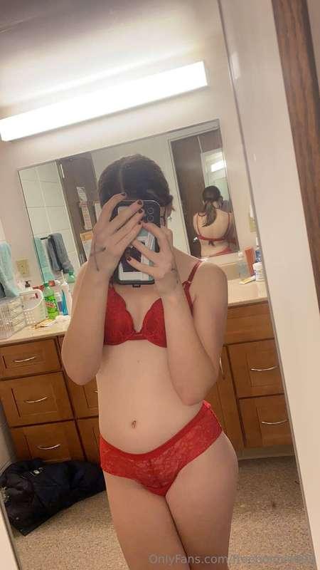 A cute college gal looking for some extra money😘my grandpa w..