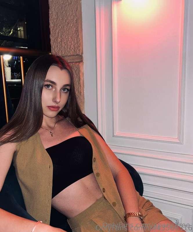 💛FREE TO SUBSCRIBE @renata_r 💛This ❗️18YO ❗️cute girl is abl..