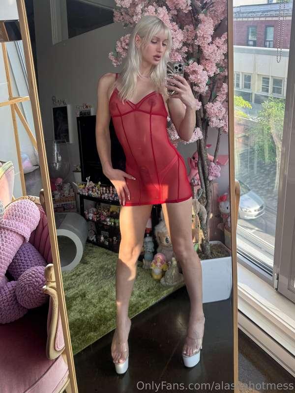 Do I have your attention now? 💋