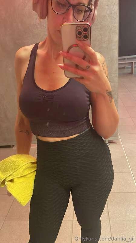 Feeling the burn and loving every second of it💪🏋️‍♀️