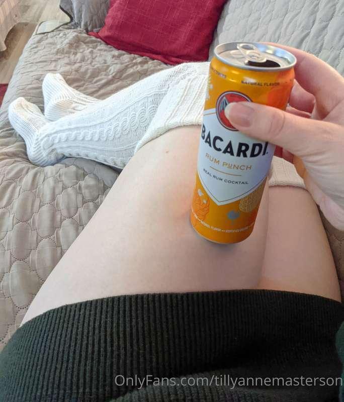 Grab your favourite drink and come relax with me tonight <3