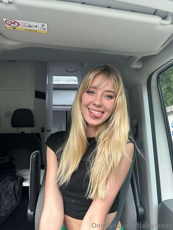 Just wanted to say hi 😋