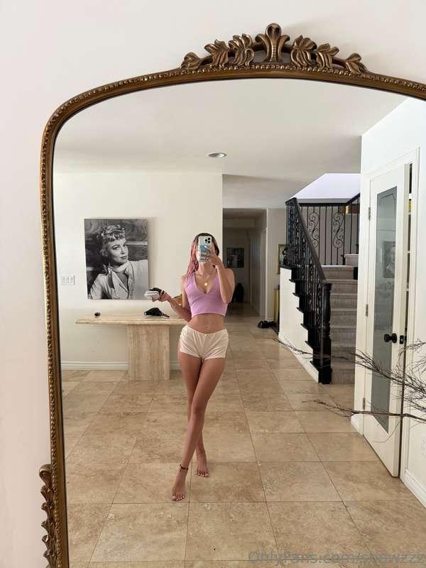 feeling like a bday baddie 🎀 freshly showered, and ready to ..