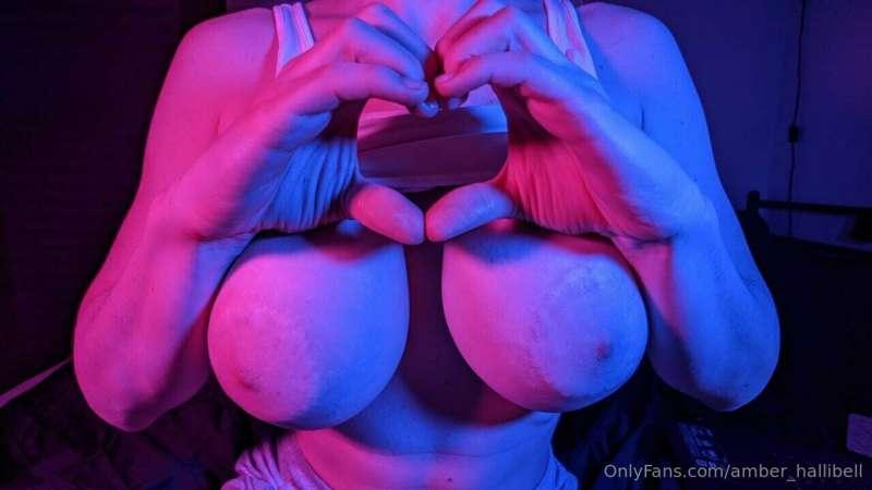 Heart to all my fans, you make my day better!