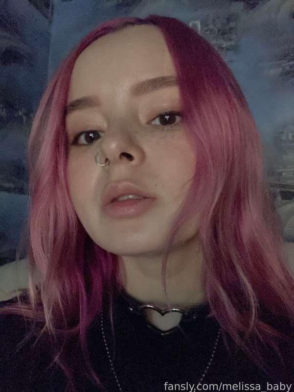 good morning 🖤 

it’s 4 january and i finally woke up and realise that this is new year 🖇️ let’s live 😎

#fyp #petite #teen #selfie #face #pink #egirl #ahegao #amateur #alt