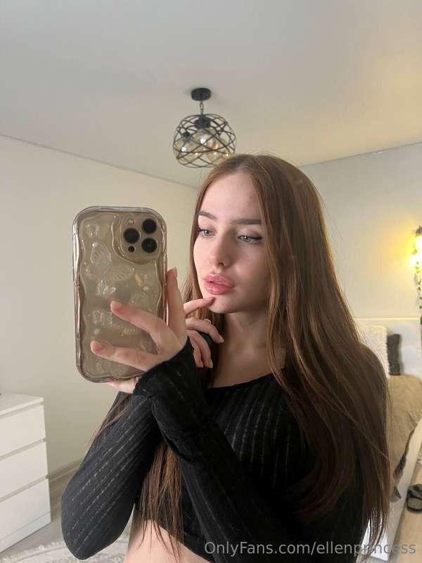 Women who wear black lead colorful lives💎 Agree with me?