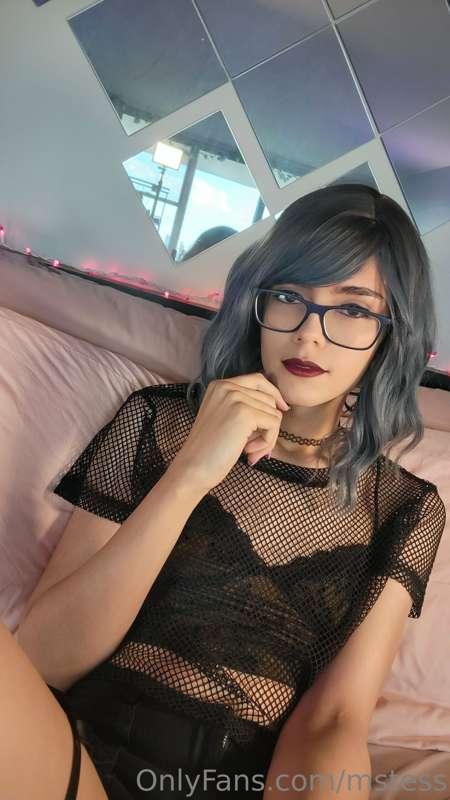 Let's jerk each other off in bed ;3