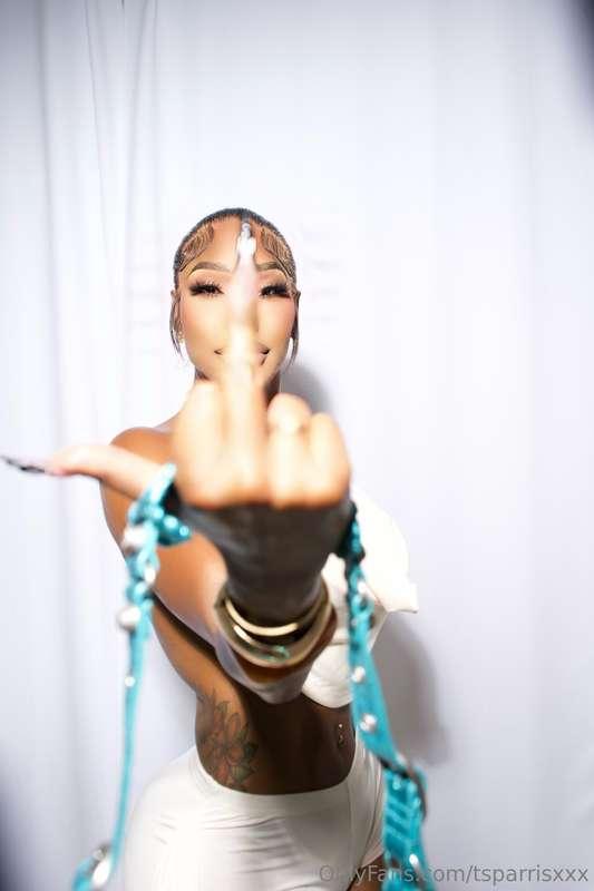 Walk into the room purse first 👛