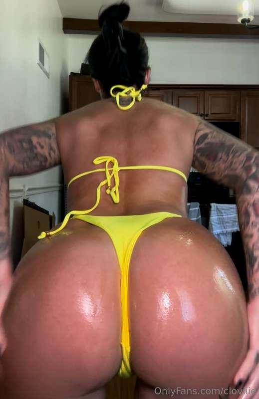Ready for this video? Check your messages in 5 mins 😘😘