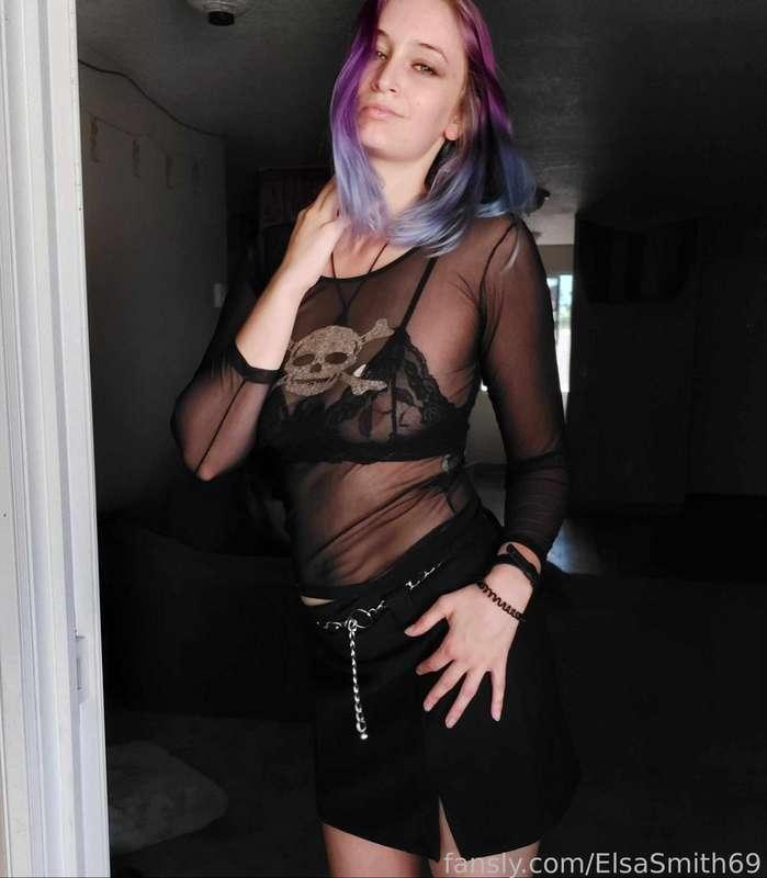 Tits 😘

#tits #Goth #Alt 