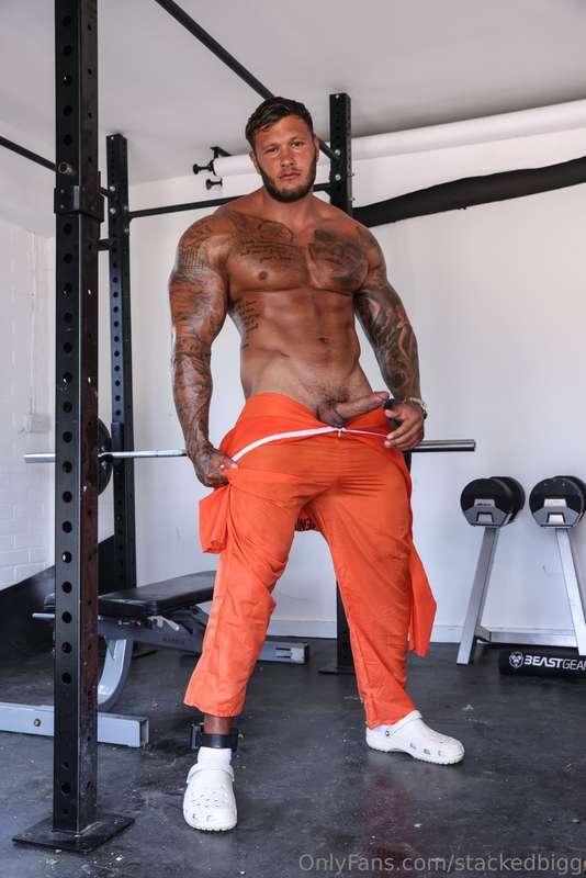 I need a good suck after a dorty sweaty session 😈