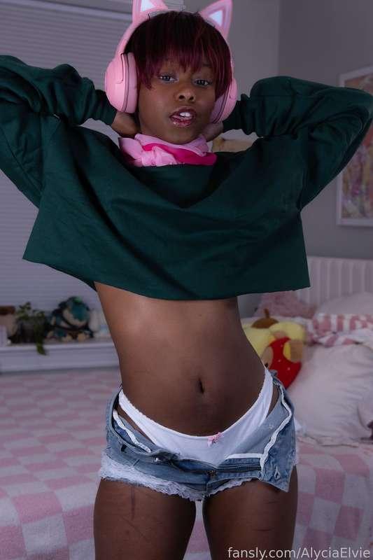 alyciaelvie image #5