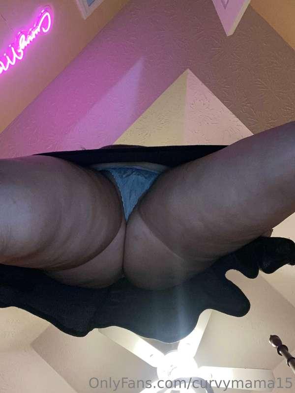 Everybody loves a good upskirt 😉