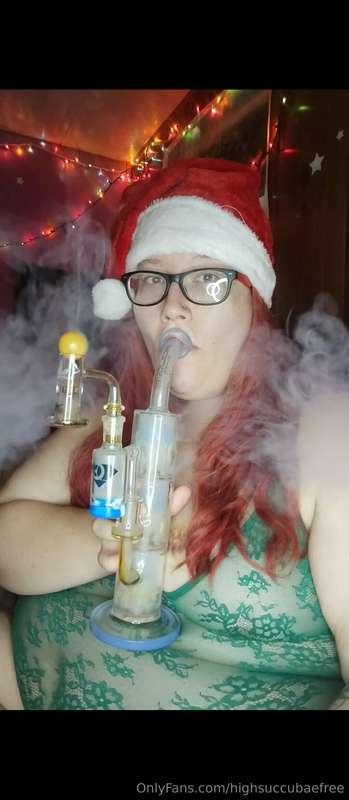 New Christmas set dropping tomorrow on my VIP @highsuccubae